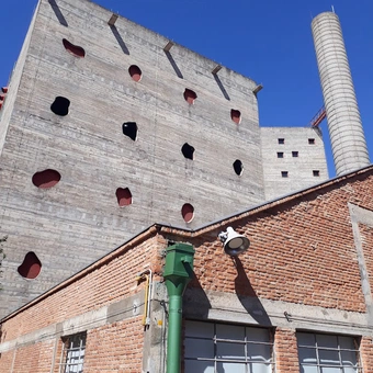 Tour Lapa de baixo: bairro industrial, a ferrovia e seu mercado